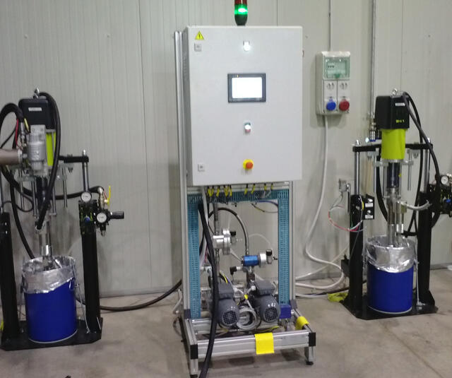 E60 dosing unit with pump and controller